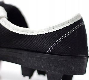 Buty piłkarskie, korkotrampki HEK uniwersalny 8