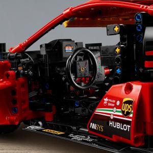 LEGO Technic Ferrari 488 GTE AF Corse #51 (42125) 14
