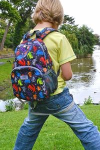 Hugger Plecak dla dzieci Hugger, Totty Tripper Medium, wiek 4-8 lat, wzór Dinos 1