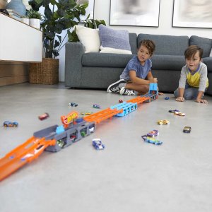 Hot Wheels City Wyścigowy transporter 2w1 (GVG37) 8