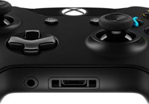 Pad Microsoft Xbox One + zestawem Play&Charge (EX7-00002) 4