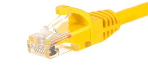 NetRack patch cord cat.5e RJ45 1mb zalewany żółty (BZPAT1UY) 1