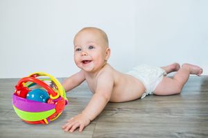 MalPlay Kula Piłka Interaktywna Grzechotka Sensoryczna dla malucha Światło Dźwięk 2