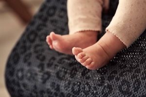 BabyBjorn BABYBJÖRN - Bouncer Bliss MESH - Anthracite/Leopard + MINI 3D Mesh – nosidełko, Anthracite/Leopard 5