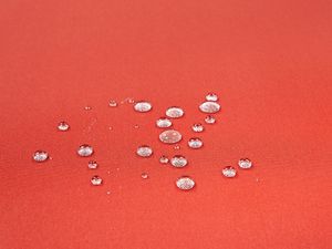 Beliani Ławka ogrodowa z certyfikowanego drewna 120 cm czerwona poduszka VIVARA 8