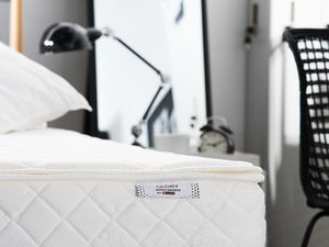 Beliani Materac kieszeniowy 140 x 200 cm średnio twardy GLORY 3