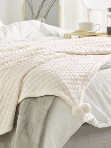 Beliani Koc 150 x 200 cm kremowy SAMUR 3