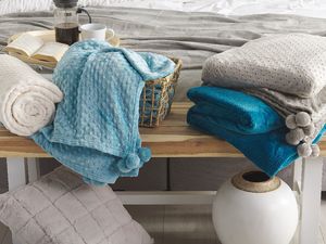 Beliani Koc 150 x 200 cm niebieski SAMUR 2