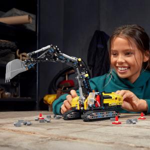 LEGO Technic Wytrzymała koparka (42121) 8