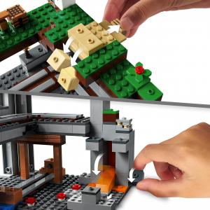 LEGO Minecraft Pierwsza przygoda (21169) 4