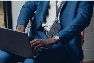 Moshi Moshi Altra Body Strap - Pasek na ramię do etui Moshi Altra (Midnight Blue) 6