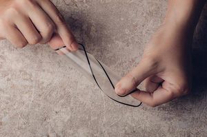 Moshi Moshi iVisor AG - Matowa folia ochronna na ekran iPhone 12 Mini (czarna ramka) 9