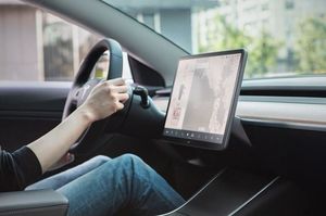 Moshi Moshi iVisor AG - Matowa folia ochronna na ekran iPhone 12 Mini (czarna ramka) 10