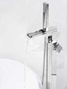 Bateria wannowa Beliani Boyoma wolnostojące stal nierdzewna (229565) 2