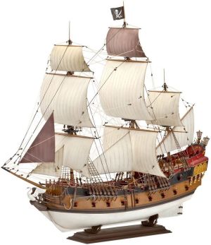 Revell Pirate Ship (05605) 1