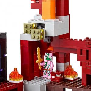 LEGO Minecraft Fortress of the Nether (21122) 3