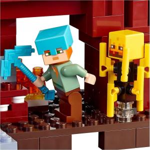 LEGO Minecraft Fortress of the Nether (21122) 4