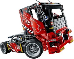 LEGO Technic Ciężarówka wyścigowa (42041) 6