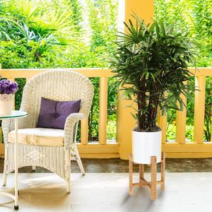 Home Styling Collection Kwietnik osłonka DONICZKA metalowa biała na drewnianym stojaku 50 cm na rośliny kwiaty 2