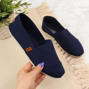 News Tenisówki damskie slip on tomsy granatowe NEWS 37 1