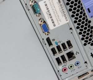 Komputer Lenovo Komputer Lenovo M91p SFF i5-2400 4 GB 320 HDD W7Pro B 12