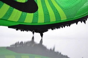 Nike BUTY KOLCE NIKE ZOOM D LEKKOATLETYCZNE 303 7