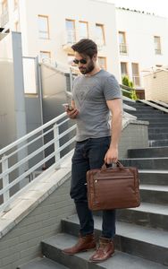 Torba McKlein Bridgeport 17" 4