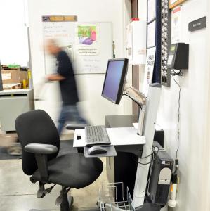 Ergotron Stojak podłogowy na monitor do 22" Neo-Flex LCD Cart (24-206-214) 7