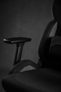 Fotel SENSE7 materiałowy Sentinel czarno-szary 13