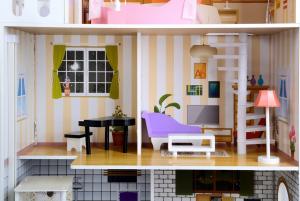 Funfit Drewniany domek dla lalek LED 120cm (2773) 5