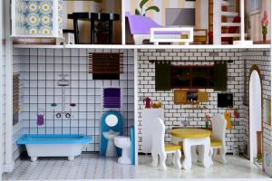 Funfit Drewniany domek dla lalek LED 120cm (2773) 6