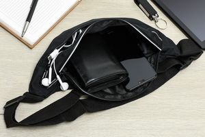 Beltimore Czarna saszetka nerka wodoodporna biodrówka pas Beltimore C63 2