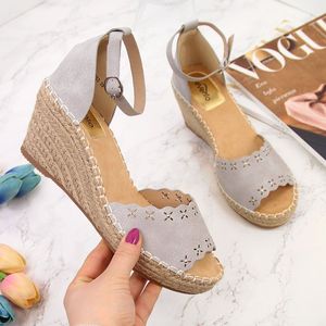 Evento Sandały damskie espadryle na koturnie szare eVento 39 1