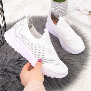 Rieker Buty sportowe damskie slip on białe Rieker N6670 36 1