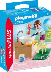 Playmobil Dziewczynka przy umywalce (70301) 1