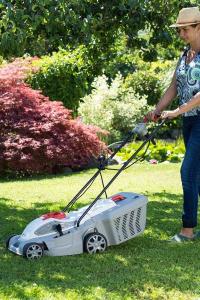 Kosiarka elektryczna Ikra Mogatec IERM 1434 3