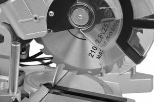 Ukośnica Hecht 813 1400 W 210 mm 18