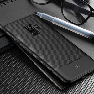 Crong Crong Prestige Carbon Cover - Etui Samsung Galaxy S9 (czarny) 6