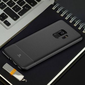 Crong Crong Prestige Carbon Cover - Etui Samsung Galaxy S9 (czarny) 7