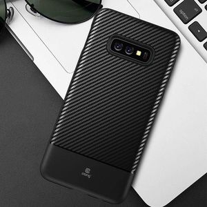 Crong Crong Prestige Carbon Cover - Etui Samsung Galaxy S10e (czarny) 3