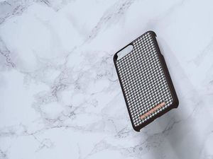 Nordic Elements Nordic Elements Saeson Idun - Materiałowe etui iPhone 8 Plus / 7 Plus / 6s Plus / 6 Plus (Dark Brown Pattern 2) 10