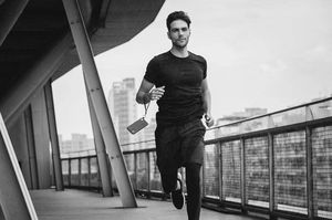 Moshi Moshi Altra - Etui z odpinaną smyczką iPhone 11 Pro Max (system SnapTo) (Shadow Black) 16