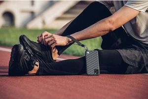 Moshi Moshi Altra - Etui z odpinaną smyczką iPhone 11 Pro Max (system SnapTo) (Shadow Black) 18