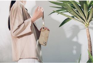 Moshi Moshi Altra - Etui z odpinaną smyczką iPhone 11 Pro Max (system SnapTo) (Beige) 16