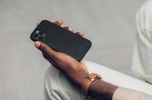 Moshi Moshi Overture - Etui 3w1 iPhone 12 / iPhone 12 Pro z kieszeniami na karty + stand up (system SnapTo) (Jet Black) 3