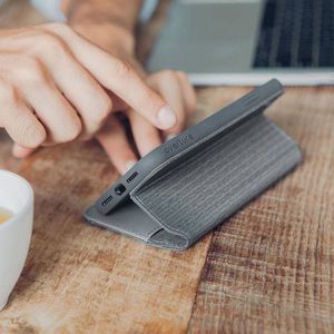 Moshi Moshi Overture - Etui iPhone XR z kieszenią na karty + stand up (Herringbone Gray) 6