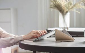 Etui na tablet Moshi Moshi VersaCover - Etui origami iPad Pro 11" (2020/2018) z ładowaniem Apple Pencil (Savanna Beige) 9