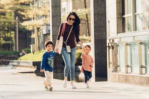 Moshi Moshi Altra Body Strap - Pasek na ramię do etui Moshi Altra 2020 (Sahara Beige) 8