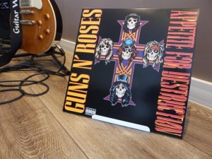 MT3CH Metalowy stojak podstawka podpórka półka uchwyt segregator organizer na płyty winylowe LP książkę telefon tablet srebrny 4