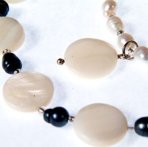 GANELLI Jewelry & handmade Zestaw biżuterii GANELLI - naszyjnik, bransoletka, kolczyki z kamieni półszlachetnych Sidef 3